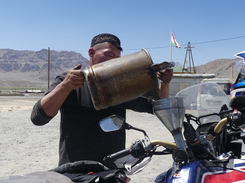 route vers pamir, voyage en sidecar ural - URALISTAN